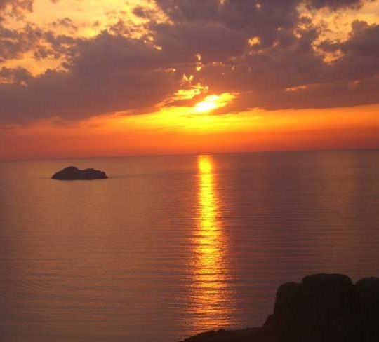 Algérie-Tourisme – Révision des plans d’aménagement des baies paradisiaques de Chetaïbi (ministre)