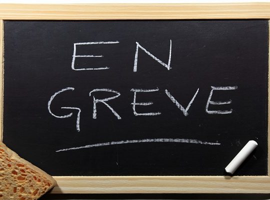 Algérie : six syndicats de l’éducation appellent à une grève nationale le 21 janvier