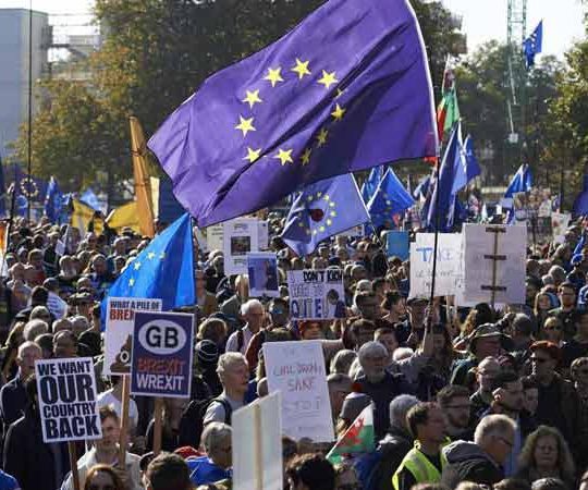 Manifestation monstre à Londres pour un second référendum sur le Brexit