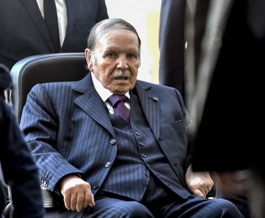 Deux avocats suisses évoquent le blocage des avoirs des Bouteflika et leur entourage (Le Temps)