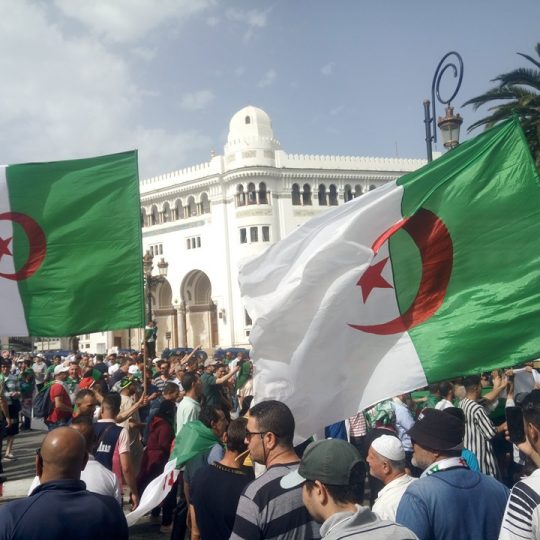 Crise ou révolution pacifique? Les enjeux politiques d’une querelle sémantique (contribution)