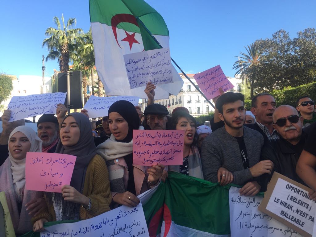 Marche 44 des étudiants