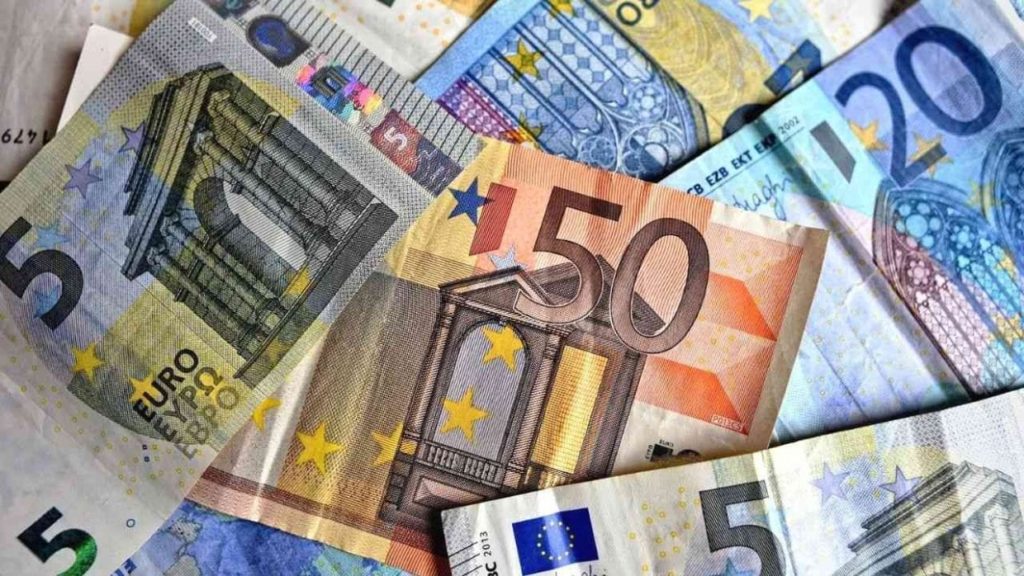 Hausse continue de l’euro face au dinar algérien sur le marché noir