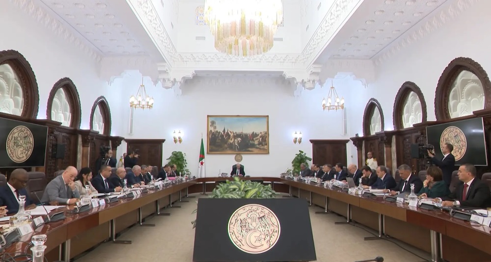 Réunion du Conseil des ministres à Alger lors de l’adoption du projet de loi de finances 2026.